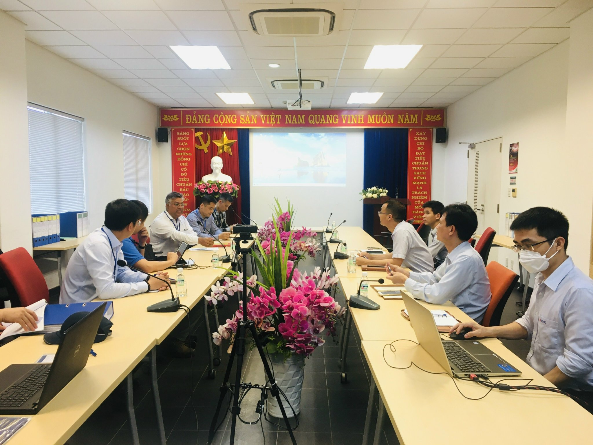 NAFSC tiếp đoàn đánh giá của hãng Emirates (EK)